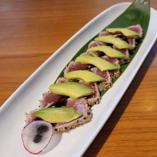 SA9-SESAME SEARED TUNA CARPACCIO