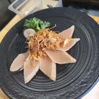 SA1-ALBACORE SASHIMI W/CRUNCH ONION